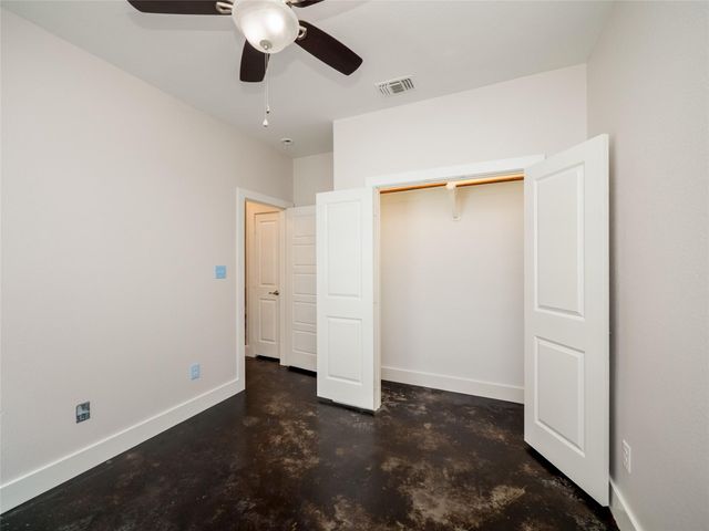 93 Primrose LN, Marble Falls, TX 78654