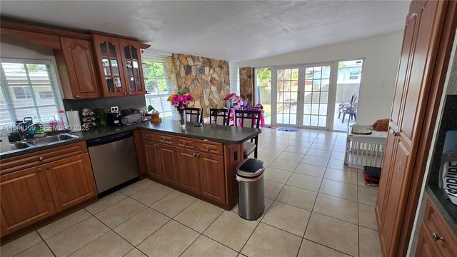 8261 SW 34th Ter 1, Miami, FL 33155