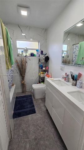 8261 SW 34th Ter 1, Miami, FL 33155