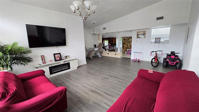 8261 SW 34th Ter 1, Miami, FL 33155