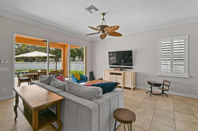 2584 E Community Drive, Jupiter, FL 33458