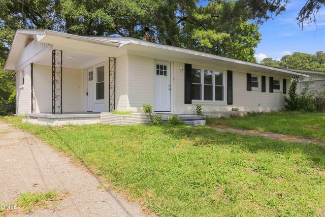 605 Sunnyside Lane W, Wilson, NC 27893