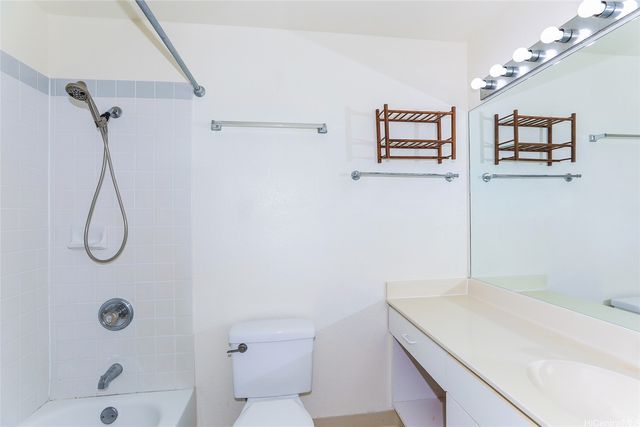 94-529 Lumiaina Street D204, Waipahu, HI 96797