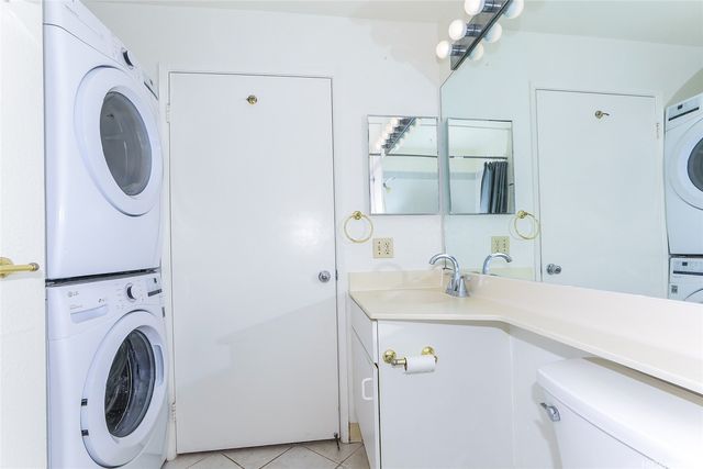 94-529 Lumiaina Street D204, Waipahu, HI 96797