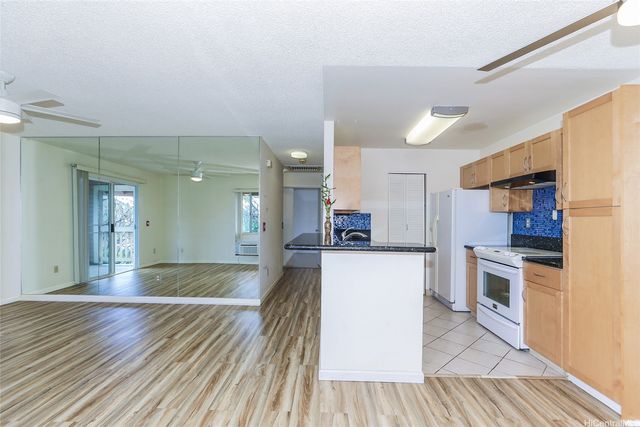 94-529 Lumiaina Street D204, Waipahu, HI 96797