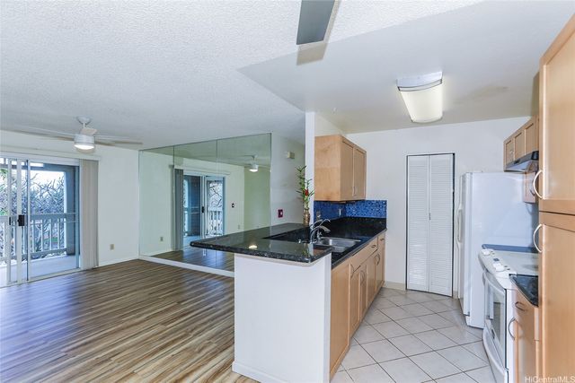 94-529 Lumiaina Street D204, Waipahu, HI 96797