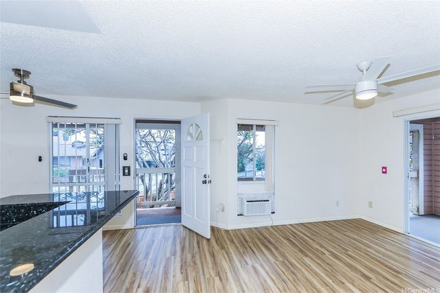 94-529 Lumiaina Street D204, Waipahu, HI 96797