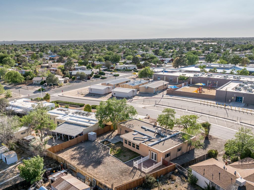 Image 32 of property listing at 508 LAS MARIAS Drive SE, Rio Rancho, NM 87124