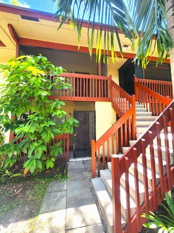 4281 NW 19TH Street 5, Lauderhill, FL 33313