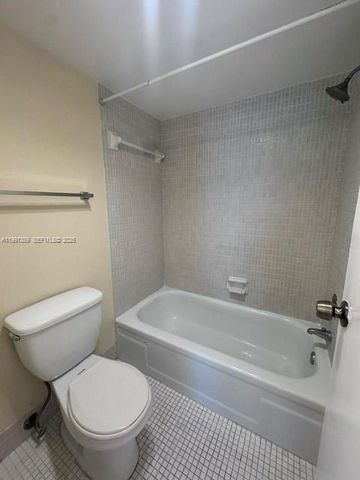 6361 N Falls Cir Dr 106, Lauderhill, FL 33319