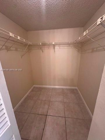 6361 N Falls Cir Dr 106, Lauderhill, FL 33319