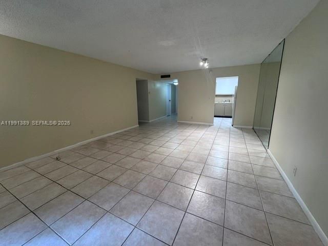 6361 N Falls Cir Dr 106, Lauderhill, FL 33319