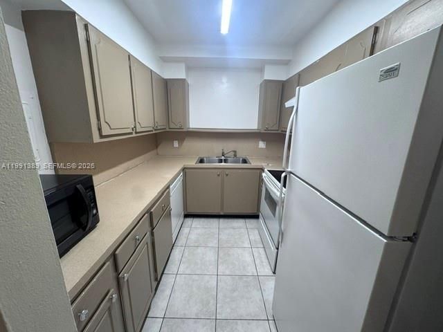 6361 N Falls Cir Dr 106, Lauderhill, FL 33319