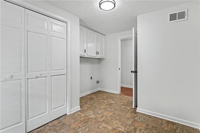 9011 Par Drive, Douglasville, GA 30134
