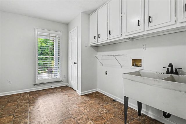9011 Par Drive, Douglasville, GA 30134
