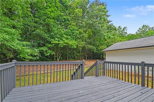 9011 Par Drive, Douglasville, GA 30134