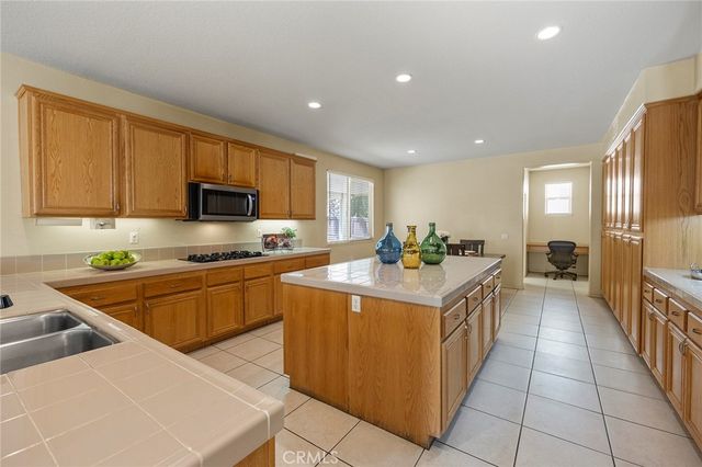 7381 Citrus Valley Avenue, Eastvale, CA 92880