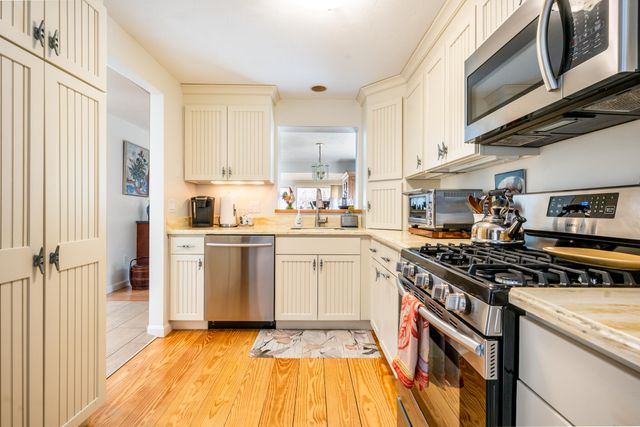 8 Forest Gate UNIT 8, Yarmouth Port, MA 02675