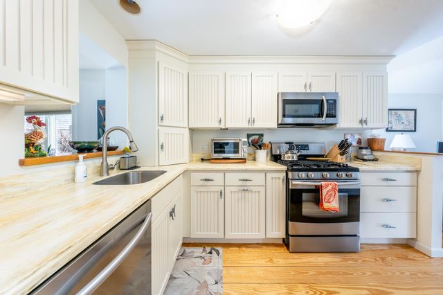 8 Forest Gate UNIT 8, Yarmouth Port, MA 02675