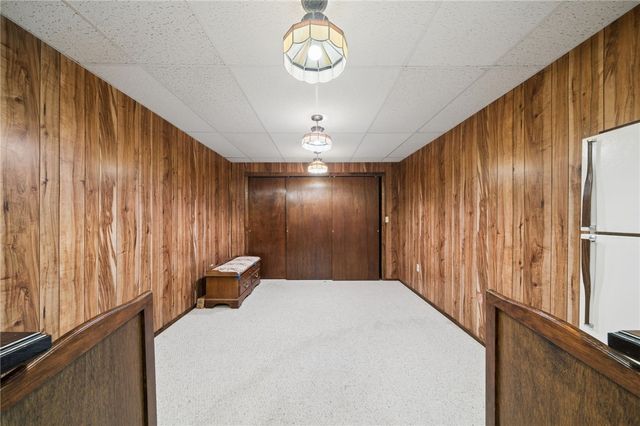 521 Monticello Dr, Delmont, PA 15626
