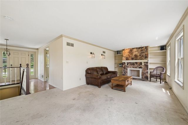 521 Monticello Dr, Delmont, PA 15626