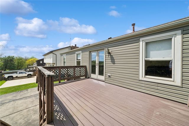 521 Monticello Dr, Delmont, PA 15626