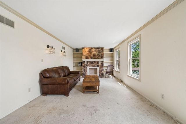 521 Monticello Dr, Delmont, PA 15626