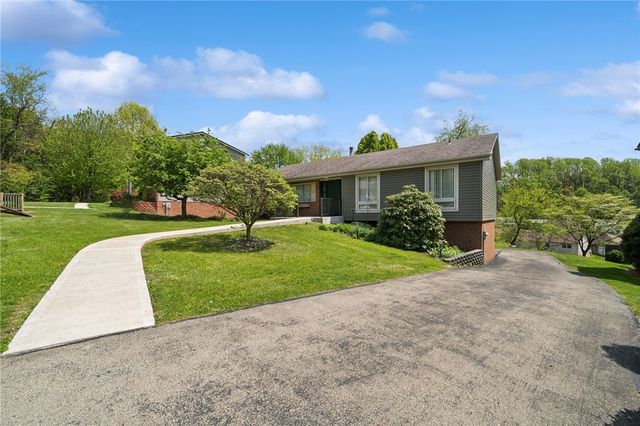 521 Monticello Dr, Delmont, PA 15626