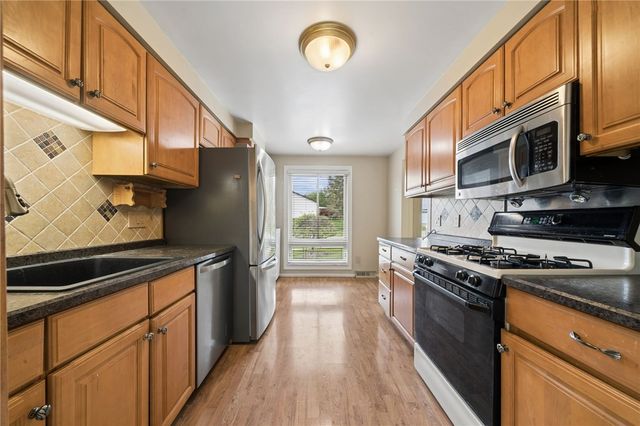 521 Monticello Dr, Delmont, PA 15626