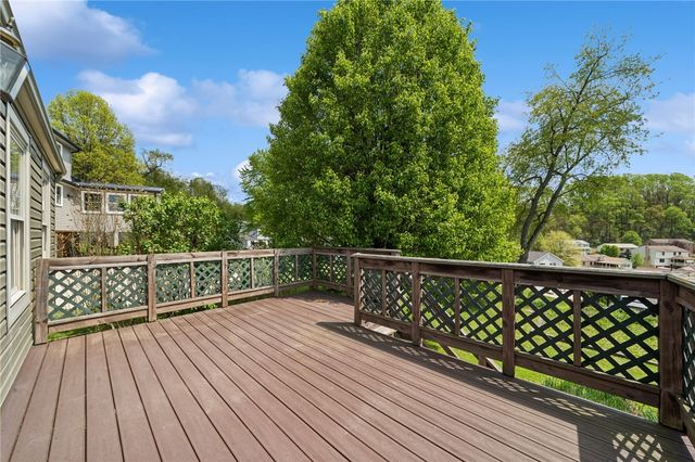 521 Monticello Dr, Delmont, PA 15626