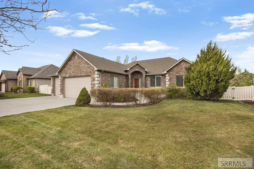 Image 3 of property listing at 126 Stillwater Drive, Idaho Falls, ID 83404