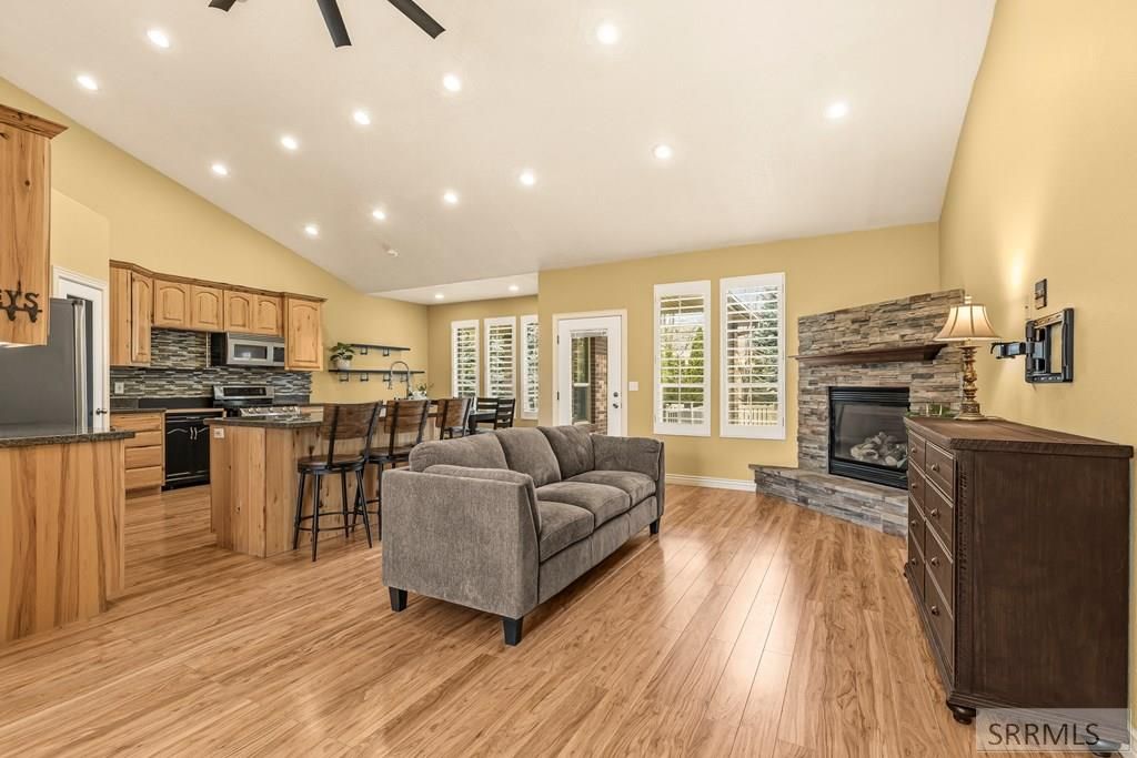Image 8 of property listing at 126 Stillwater Drive, Idaho Falls, ID 83404