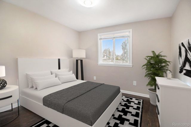 26557 Old Homestead Drive, Farmington, MI 48331