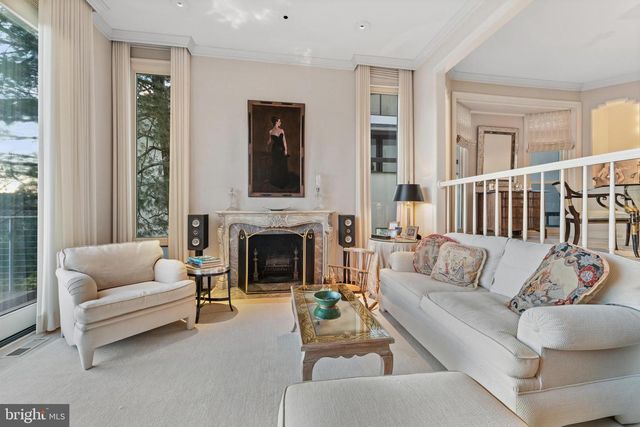 4628 CHARLESTON TER NW, Washington, DC 20007