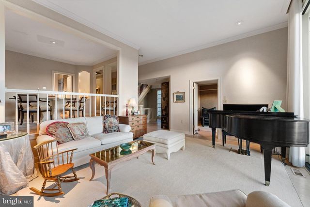 4628 CHARLESTON TER NW, Washington, DC 20007