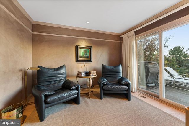 4628 CHARLESTON TER NW, Washington, DC 20007