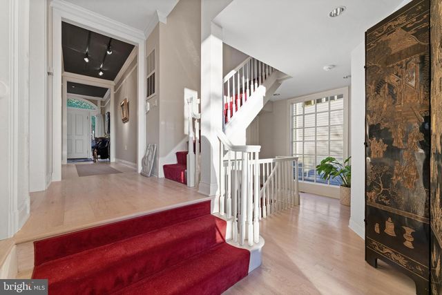 4628 CHARLESTON TER NW, Washington, DC 20007