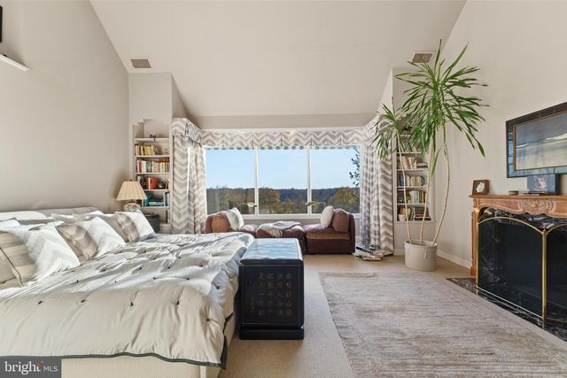 4628 CHARLESTON TER NW, Washington, DC 20007