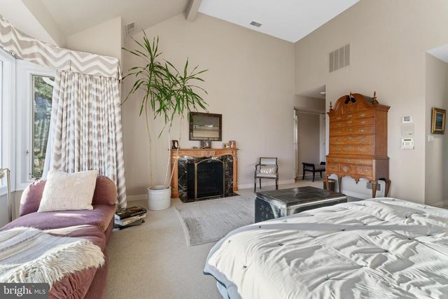 4628 CHARLESTON TER NW, Washington, DC 20007