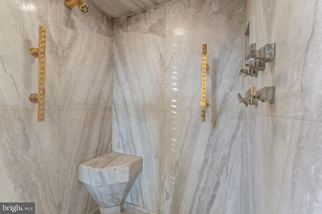 4628 CHARLESTON TER NW, Washington, DC 20007