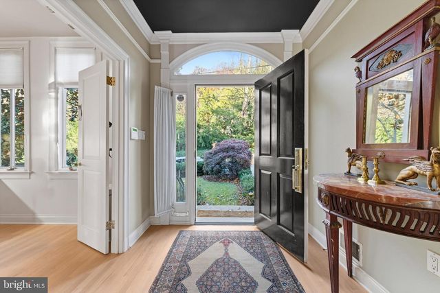 4628 CHARLESTON TER NW, Washington, DC 20007