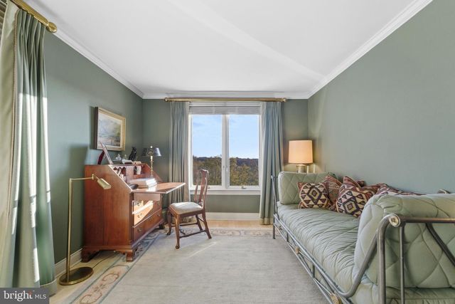 4628 CHARLESTON TER NW, Washington, DC 20007