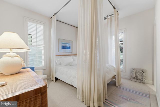 4628 CHARLESTON TER NW, Washington, DC 20007