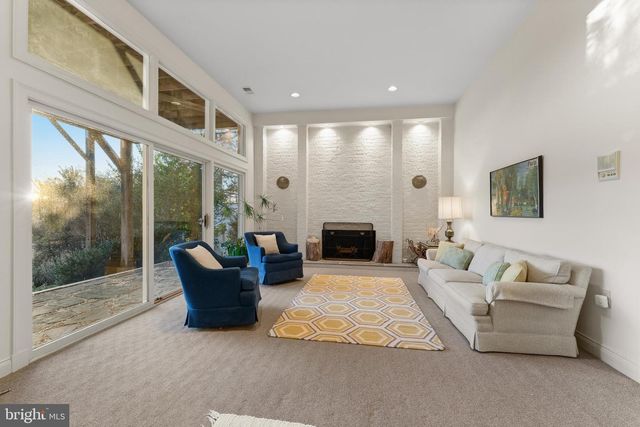 4628 CHARLESTON TER NW, Washington, DC 20007