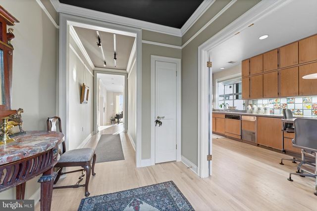 4628 CHARLESTON TER NW, Washington, DC 20007