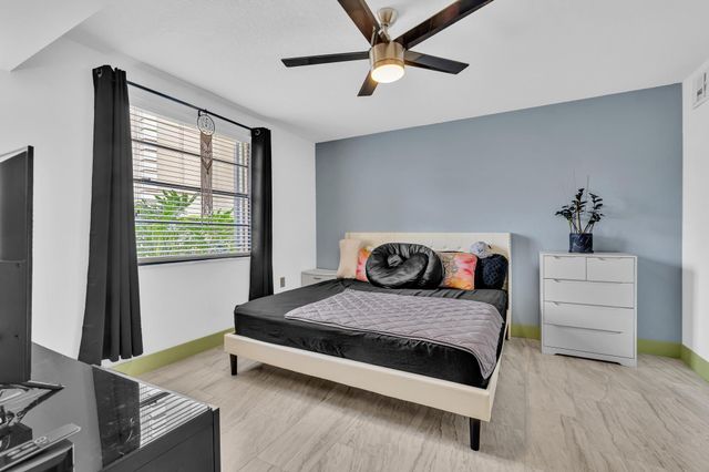 3507 Village Boulevard, West Palm Beach, FL 33409