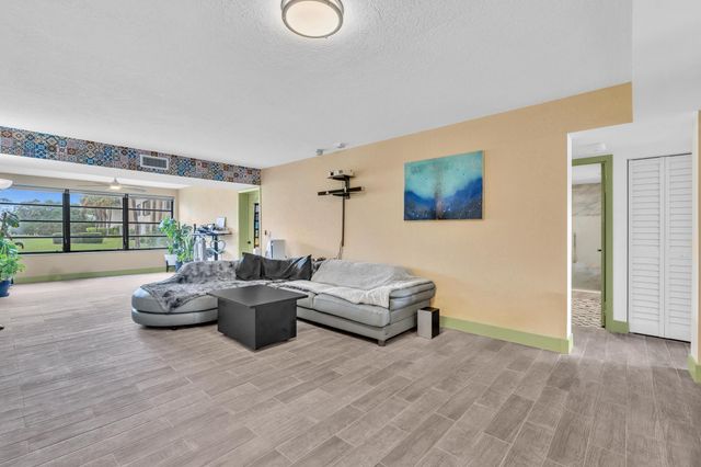 3507 Village Boulevard, West Palm Beach, FL 33409