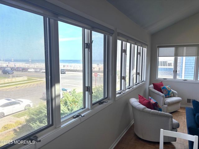 7 Lincoln Avenue, Avon-by-the-sea, NJ 07717