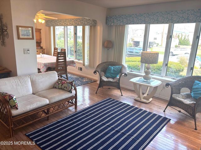 7 Lincoln Avenue, Avon-by-the-sea, NJ 07717