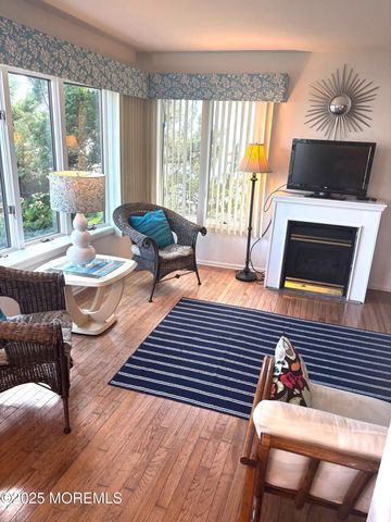 7 Lincoln Avenue, Avon-by-the-sea, NJ 07717